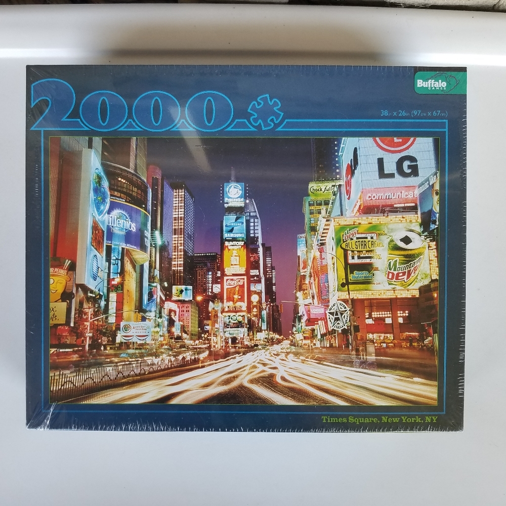 Buffalo Games 2000 Piece Puzzle TIMES SQUARE NEW YORK Step into the heart
